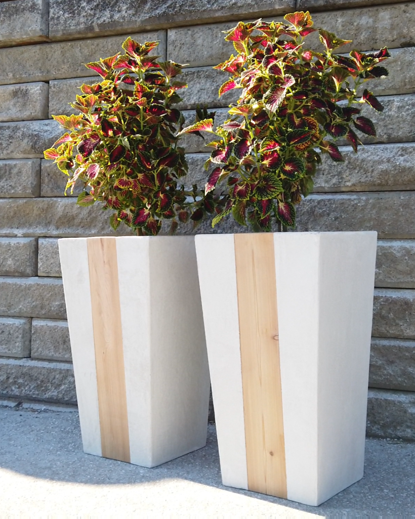 Reversible Cedar Accent Planter – Weatherproof Cement Finish Design (White, Gray, Black)
