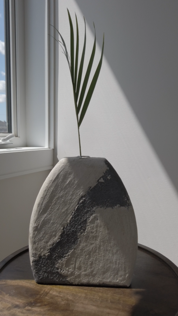 Modern Organic Vase - Japandi Decor