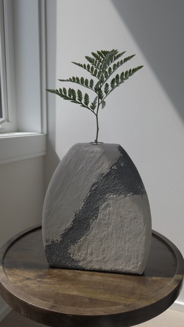 Modern Organic Vase - Japandi Decor